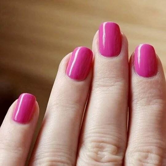 SMALTO CND VINYLUX Hot Pop Pink